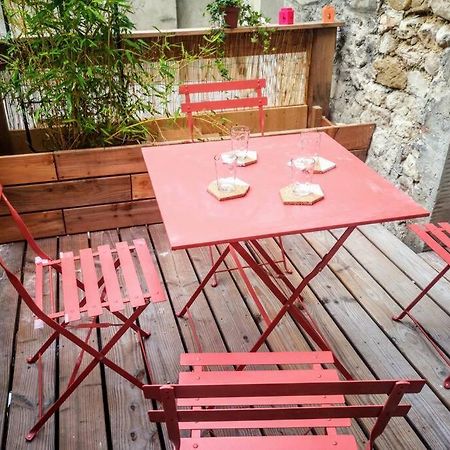 Maison De Village Meublee Avec Terrasse Donzère Exteriér fotografie