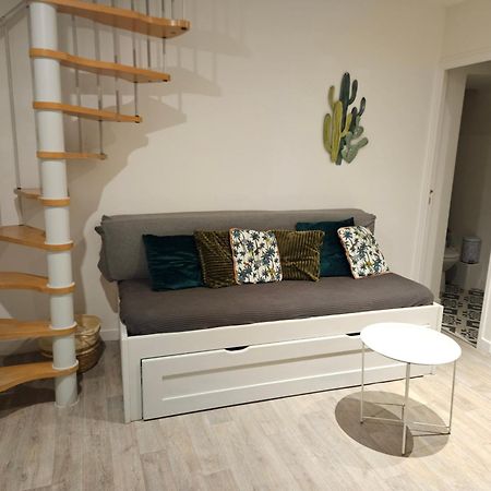 Maison De Village Meublee Avec Terrasse Donzère Exteriér fotografie